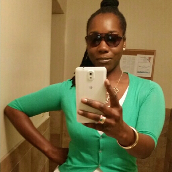 Meet your Posher, Andrea - Picture 2 of 2