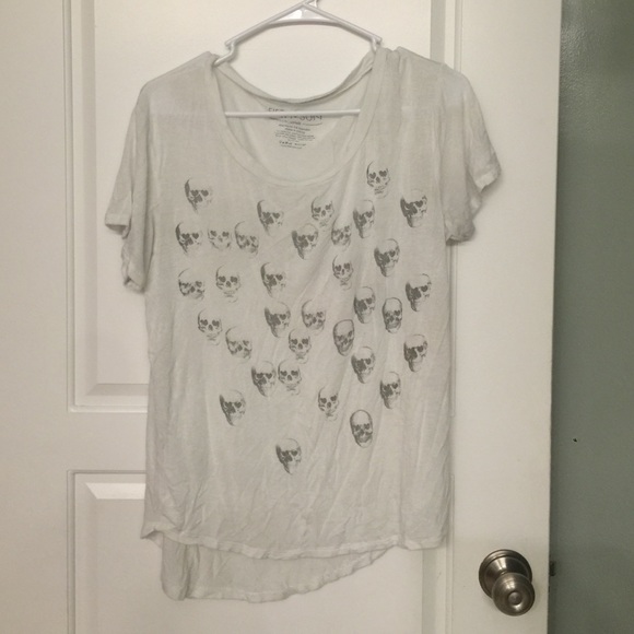 White skull tshirt