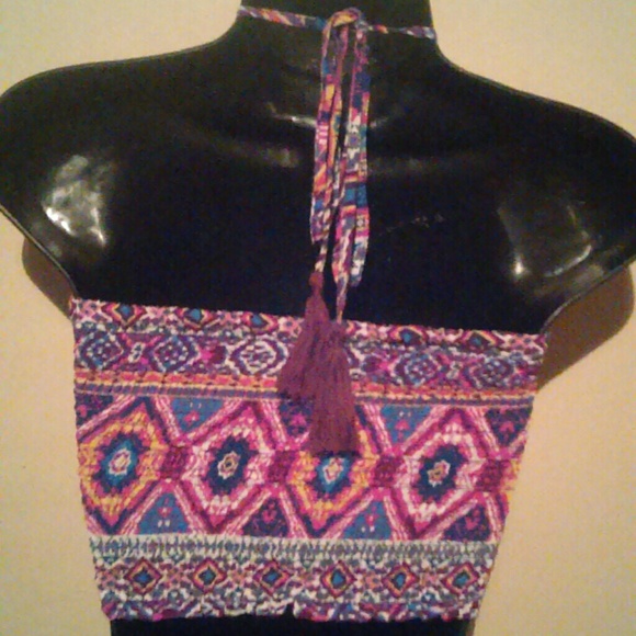 Patterned Crop Top - Picture 2 of 4