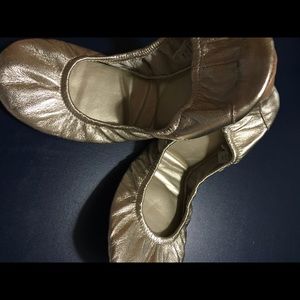 GAP size 7 gold metallic leather ballet flats