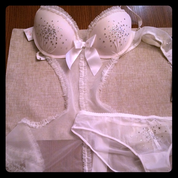 Victoria Secret I Do apron style nightie 36D