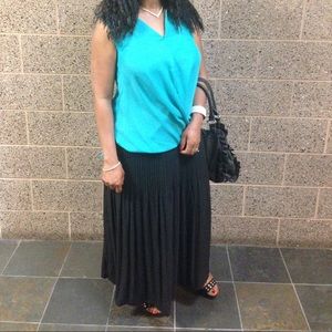 Meet your Posher, Cornelia