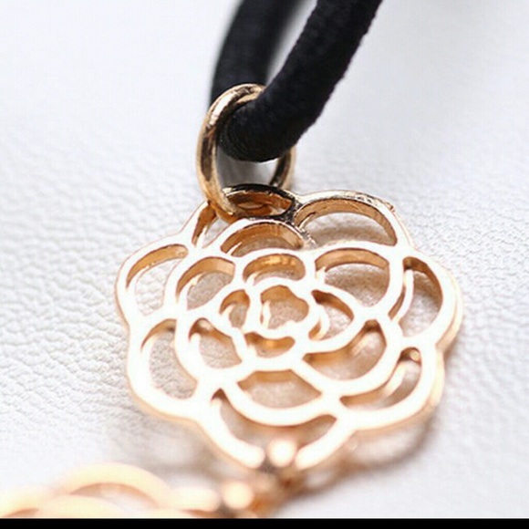 Women's hair accessories