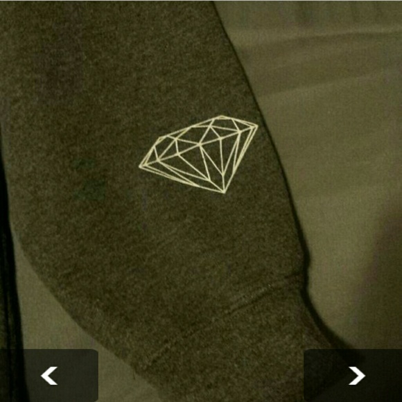 **SOLD ON ANOTHER SITE** Diamond Supply Co. - Picture 3 of 4