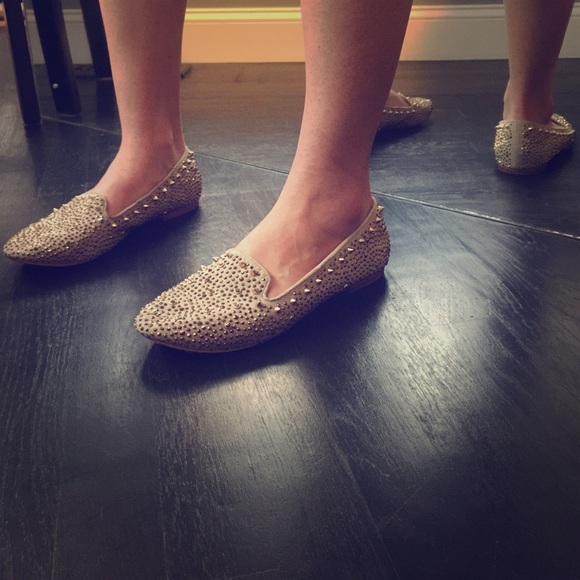 Steve Madden Spiky Flats
