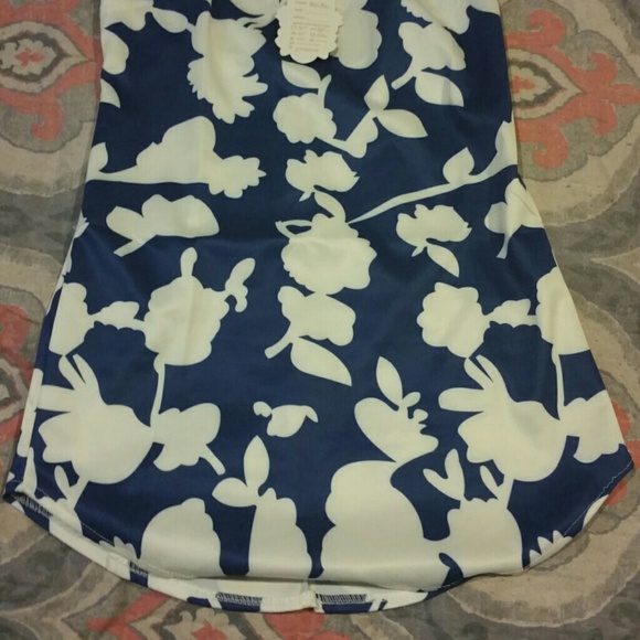 **Dress** - Picture 2 of 3