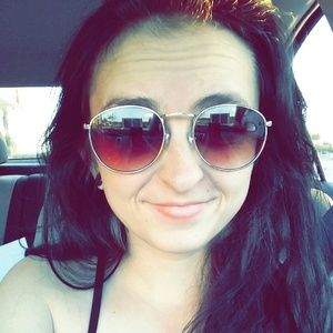Meet your Posher, Katelyn