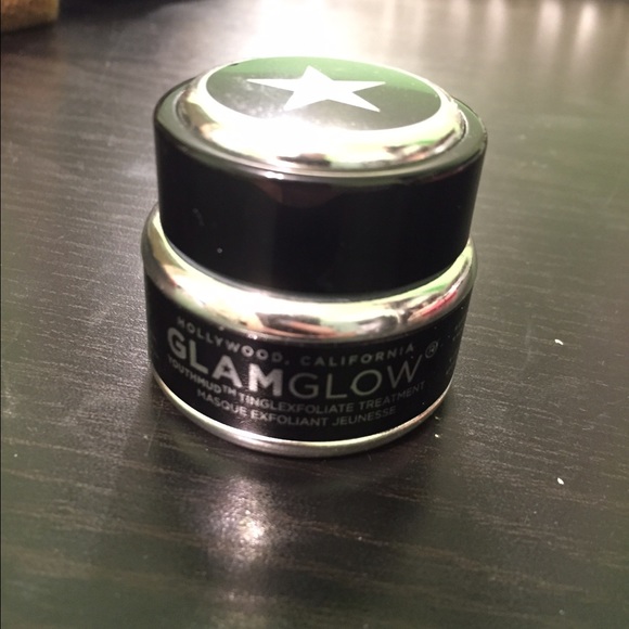 GLAMGLOW Youthmud Tinglexfoliate Treatment