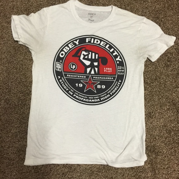 Mens obey tee