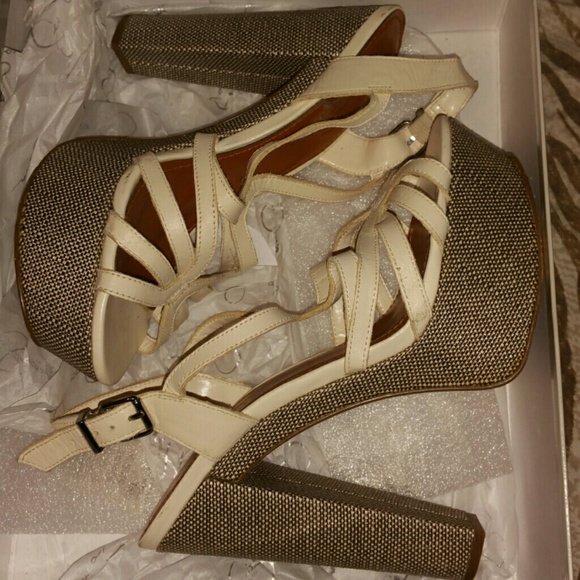 Sandals - Picture 2 of 2