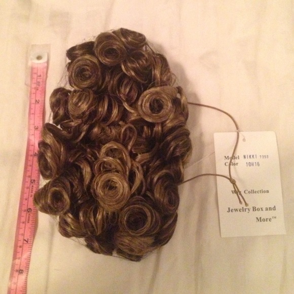 Wig clip