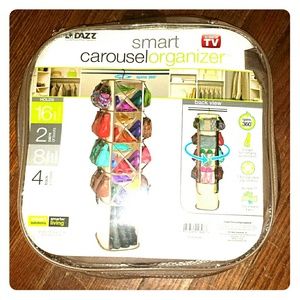 Smart carousel organizer