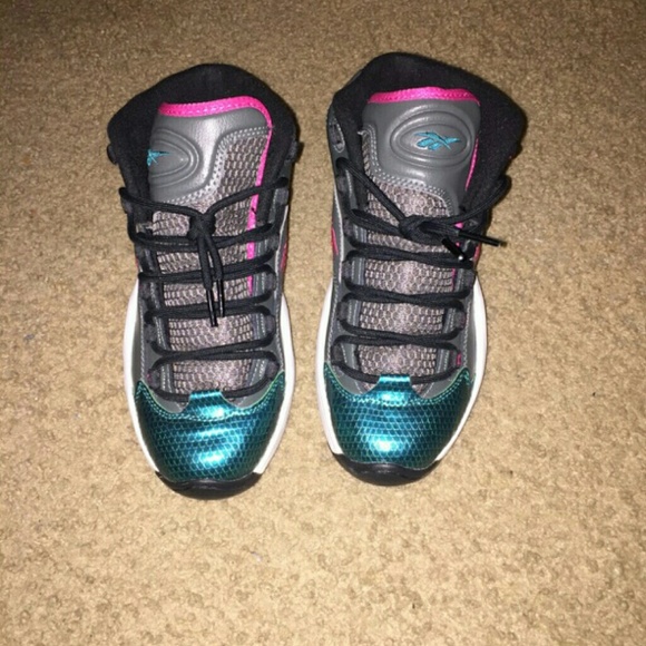 🚨 SOLD ON Ⓜ️ 🚨Teal / pink reebok questions - Picture 2 of 3
