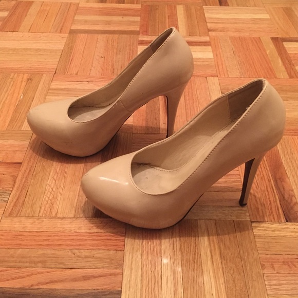 💥NEW MARKDOWN💥Nude Pumps