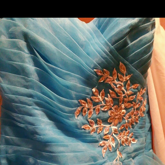 Prom Dress - Picture 2 of 3