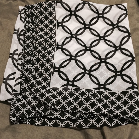 Square scarf