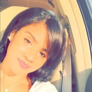 Meet your Posher, Emz