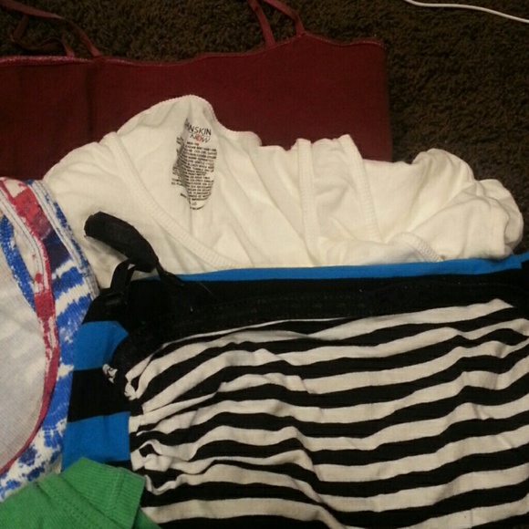 Tank tops - Picture 2 of 3