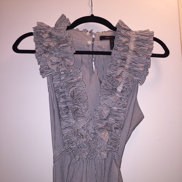BCBG Ruffled Sleeves Too