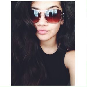 Meet your Posher, Natalie