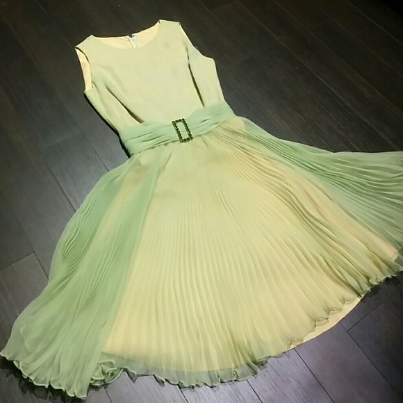 Vintage mint fully lined dress size xs