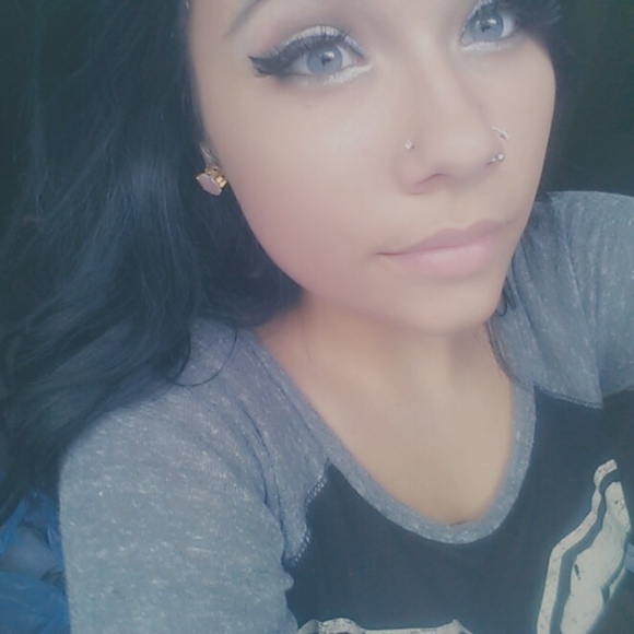 Meet your Posher, Danielle