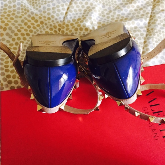 Authentic Valentino Rockstud in Blue Chin Flats - Picture 2 of 4