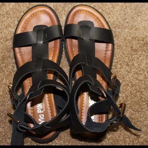 Never Worn Black leather strappy platform sandal