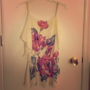 Adorable floral elastic waist top; can be a dress