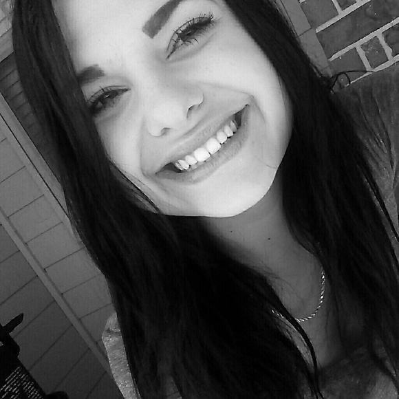 Meet your Posher, Selyna - Picture 1 of 1