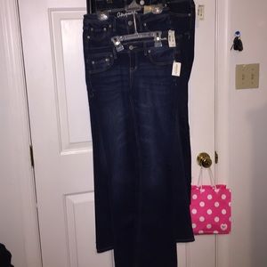 Three brand new jeans !
