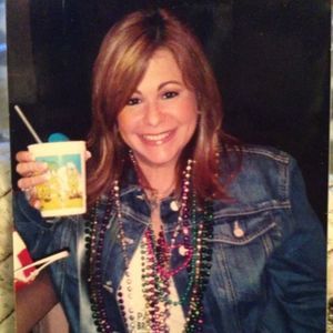 Meet your Posher, Estela