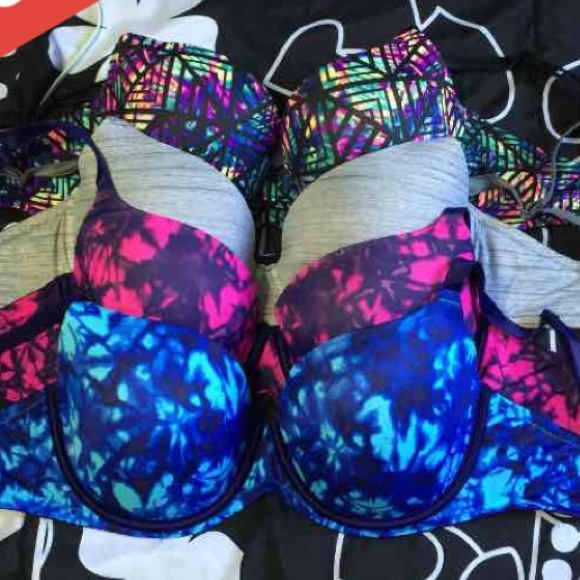 4 Victoria's Secret 34DD bras