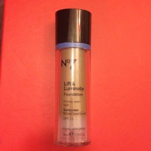 Boots No 7 Foundation color Honey