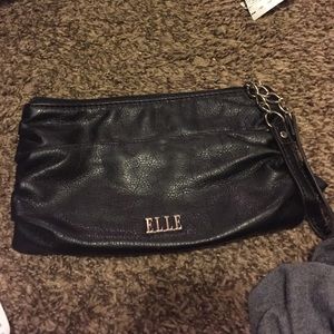 Elle black clutch