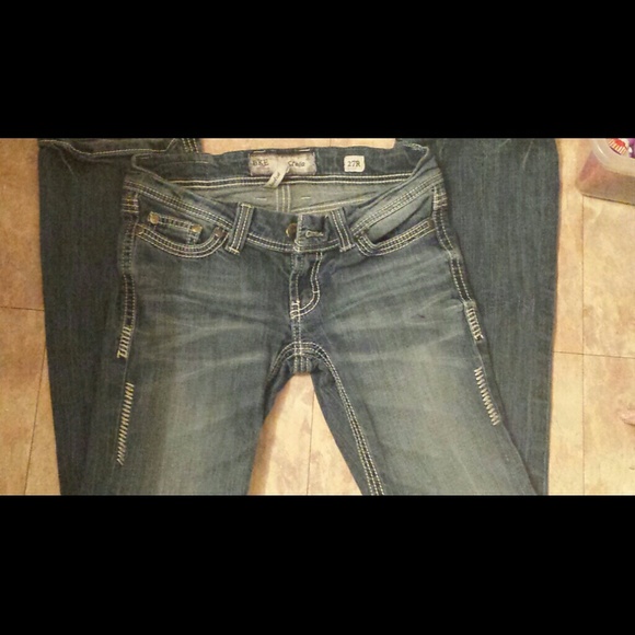 BKE  STELLA JEANS FROM.THE BUCKLE 27 R GREAT SHAPE