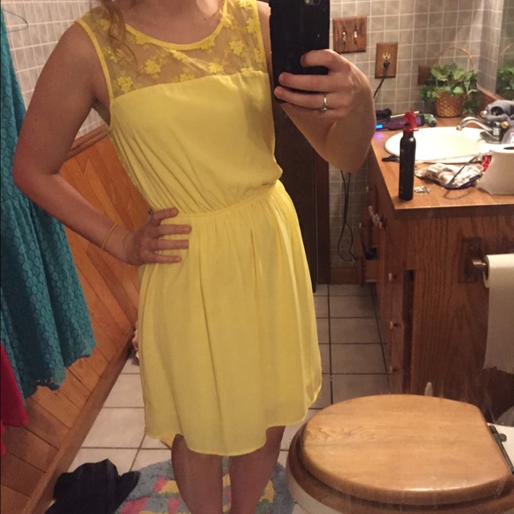 Beautiful Forever 21 Yellow Dress - Picture 3 of 4