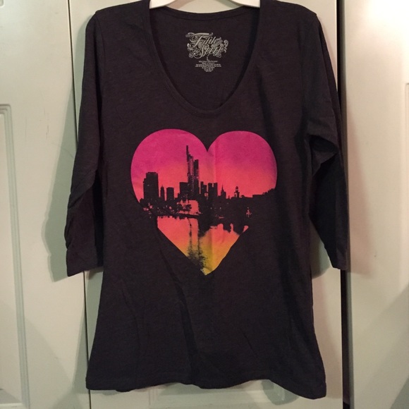 3/4 Sleeve "City Heart" Top
