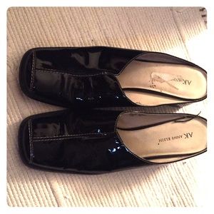 AK Anne Klein Mules