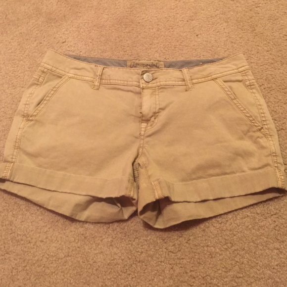 Cute khaki shorts