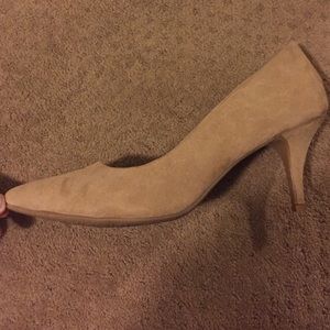 Tan/Nude Heels