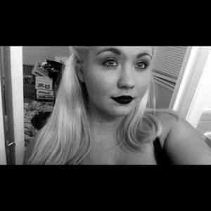 Meet your Posher, Briana