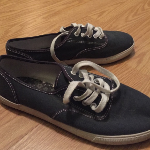 Gray shoes size 8 - Picture 2 of 4