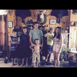 Meet your Posher, Levi