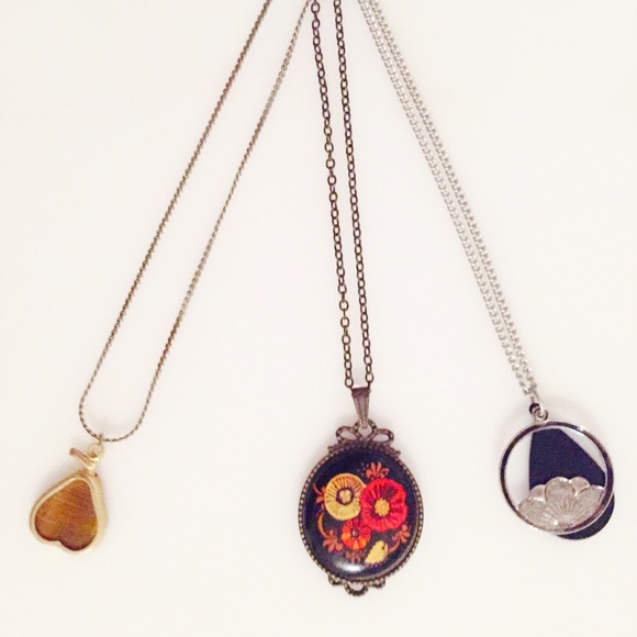 Vintage necklaces on 18" chains bundle