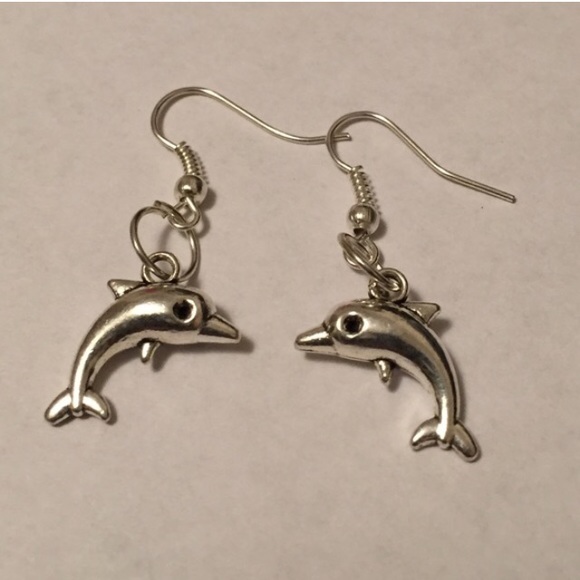 ๐ 4/$10 Dolphin Earrings - Picture 3 of 3