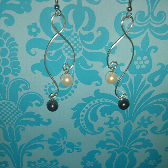 Earrings - Picture 2 of 2