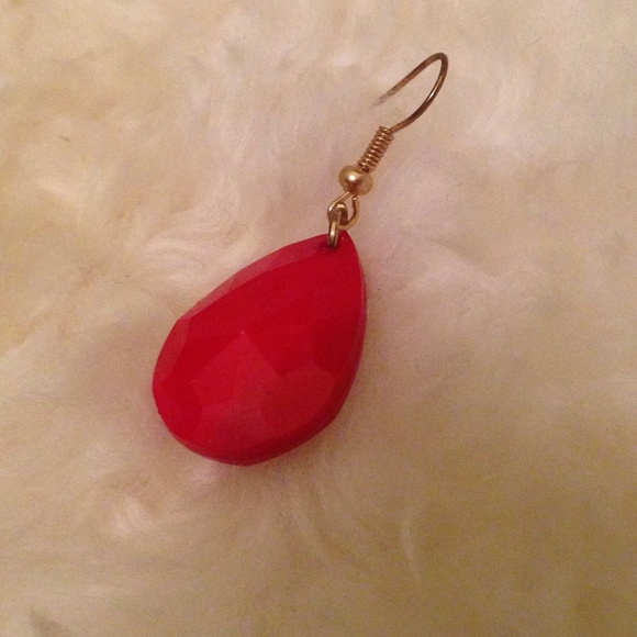 red drop earrings - Picture 2 of 3