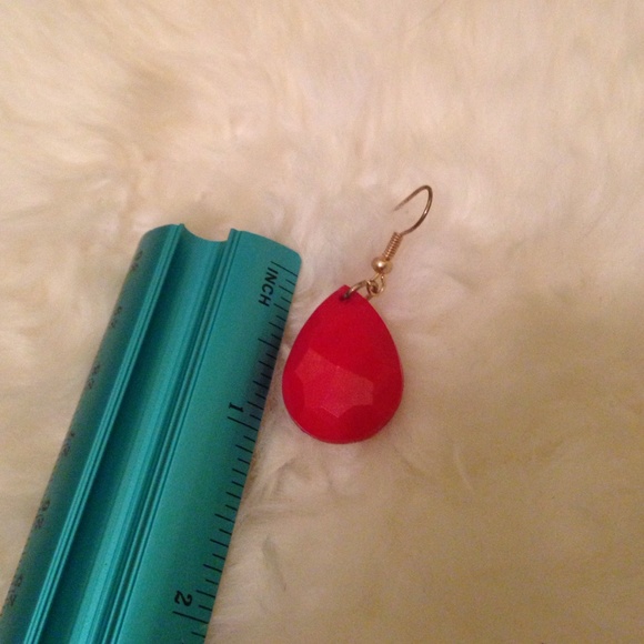 red drop earrings - Picture 3 of 3