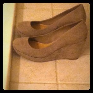Nude wedges
